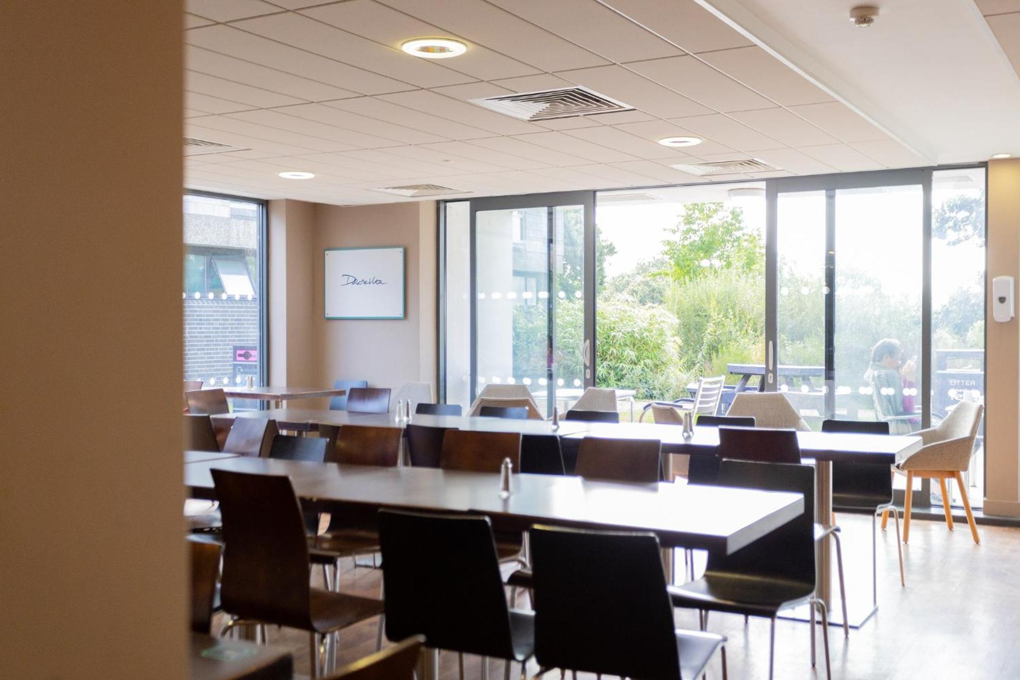 Keynes College Hotel 3*