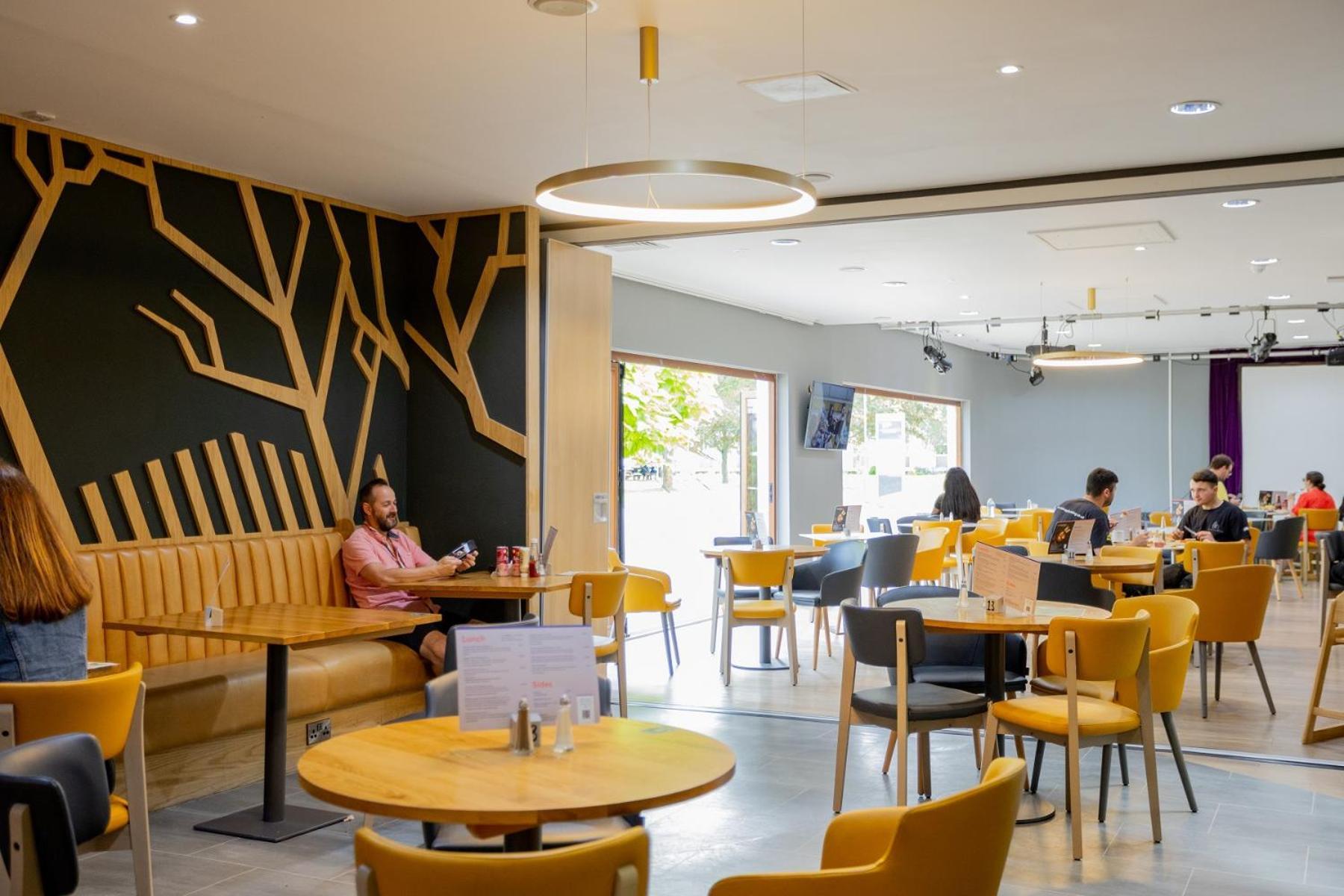 Keynes College Hotel 3*