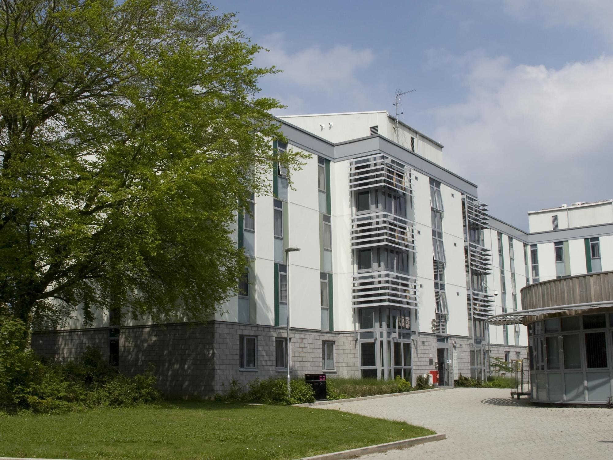 Keynes College 3*